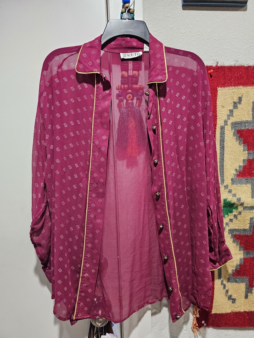 ❤️‍🔥Vintage❤️‍🔥 Sheer Silk Top By 21 South M/L